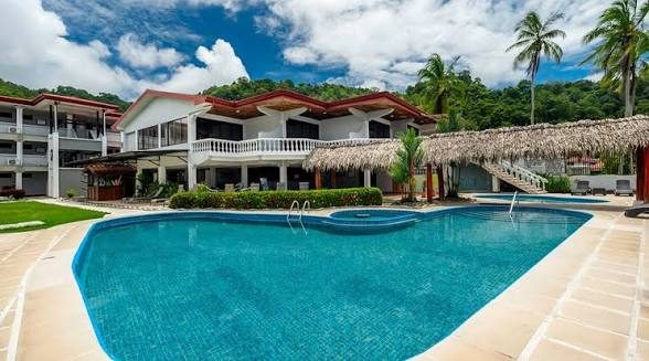 Resort building and pool — Private Resort & Beach Club Jacó Costa Rica