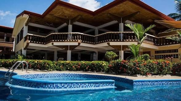 Pool and jacuzzi at Private Resort — VIP Wedding Venue Jacó Beach