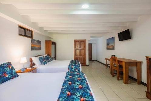 Double queen guest room — Private Resort Jacó Beach Costa Rica