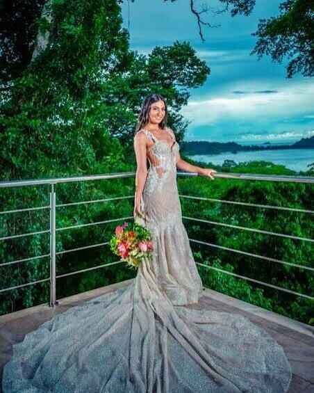 Wedding planning Jacó Beach — bride portrait tropical garden Costa Rica