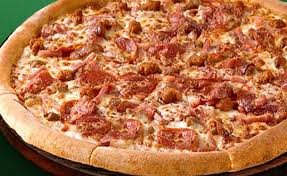 Loaded meat pizza from Papa John's in Jacó