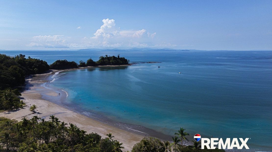 Punta Esmeralda condo exterior at Punta Leona near Jaco Beach — 2-bedroom furnished condo built 2023, Airbnb 4.95 stars, best properties near Jaco Beach