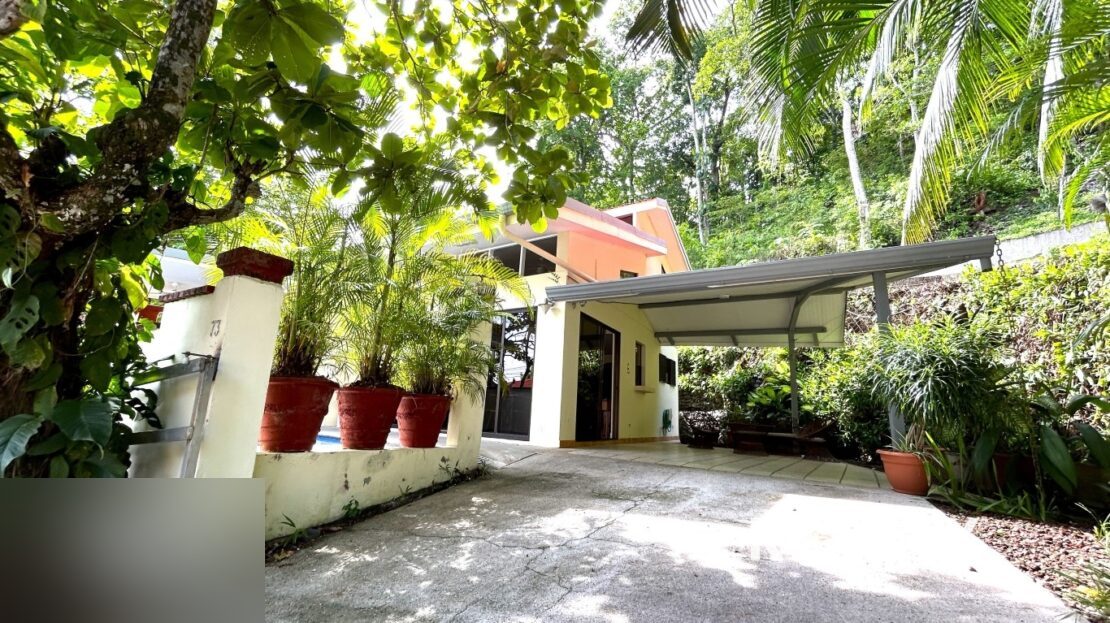 Garden and outdoor area at Alpairo house, Punta Leona near Jaco Beach — private pool home, best places to buy near Jaco Beach
