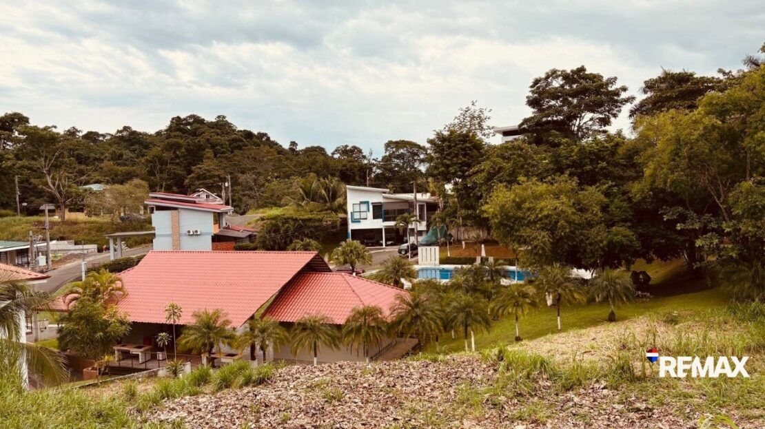 Lush jungle setting at Villa Leona near Punta Leona — monkeys, macaws, toucans, best properties near Jaco Beach, Costa Rica