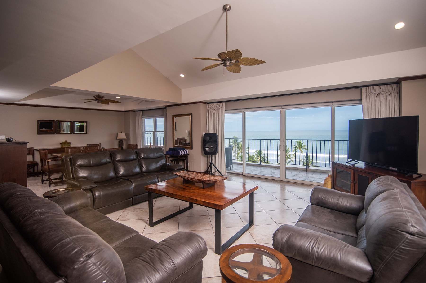 Condo VIP 1 — Vista Mar oceanfront penthouse in downtown Jacó Beach