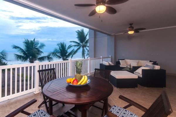 Condo VIP 12 — The Palms 402 beachfront condo in Jacó Beach