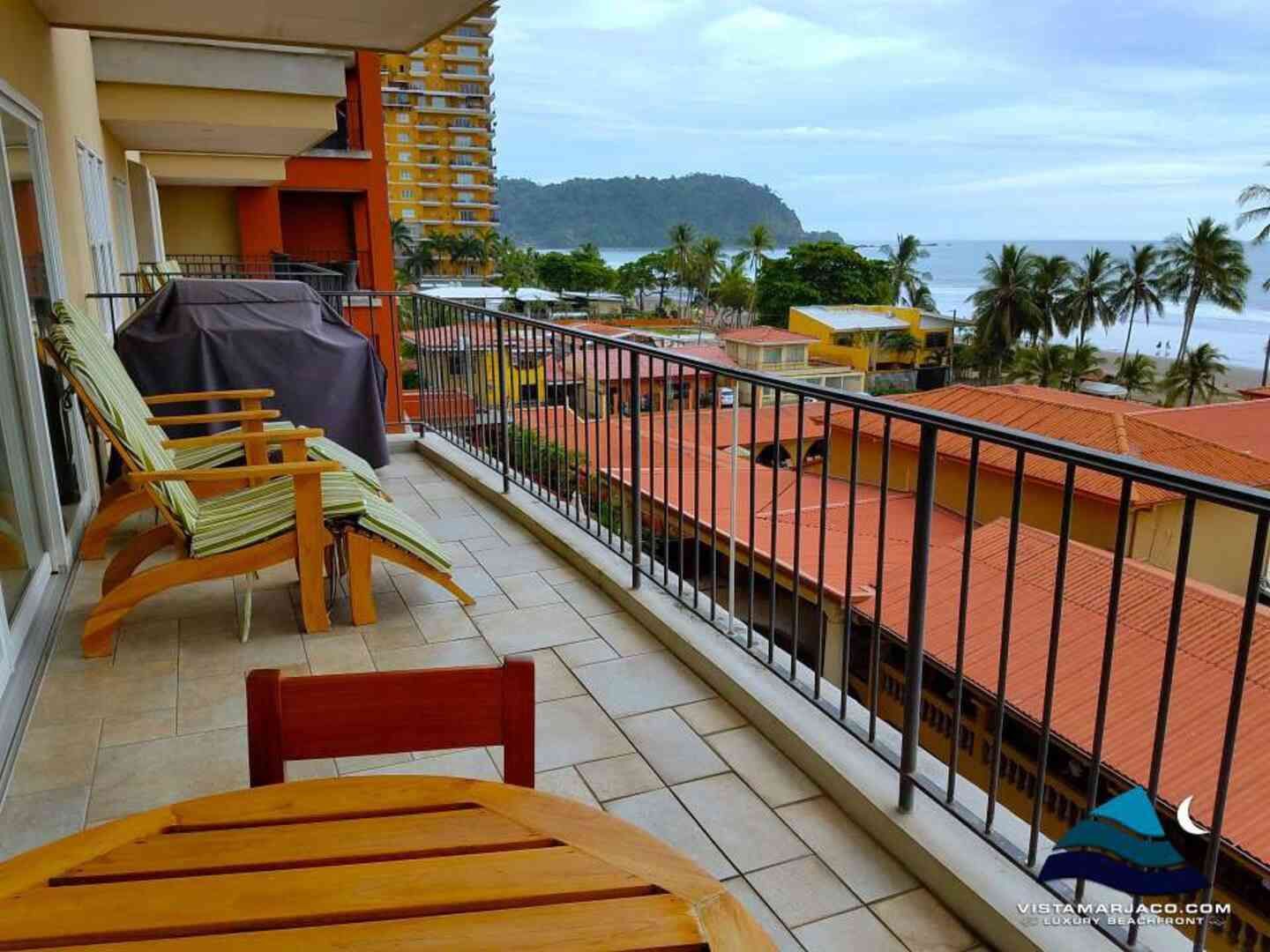 Condo VIP 16 — Vista Mar 4D oceanfront condo in Jacó Beach
