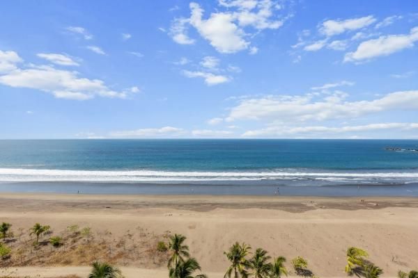 Condo VIP 8 — The Palms Penthouse 1002 beachfront condo in Jacó Beach