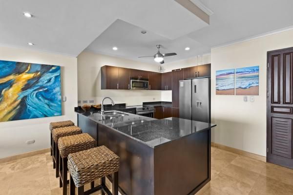 Condo VIP 8 — The Palms Penthouse 1002 beachfront condo in Jacó Beach