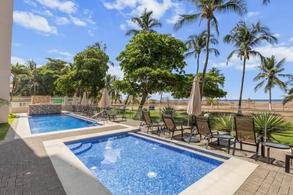 Condo VIP 8 — The Palms Penthouse 1002 beachfront condo in Jacó Beach