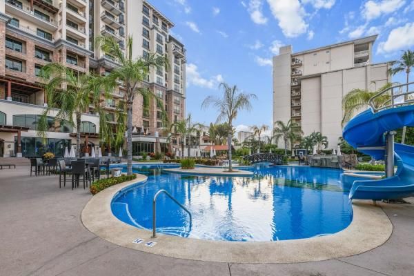 Condo VIP 8 — The Palms Penthouse 1002 beachfront condo in Jacó Beach