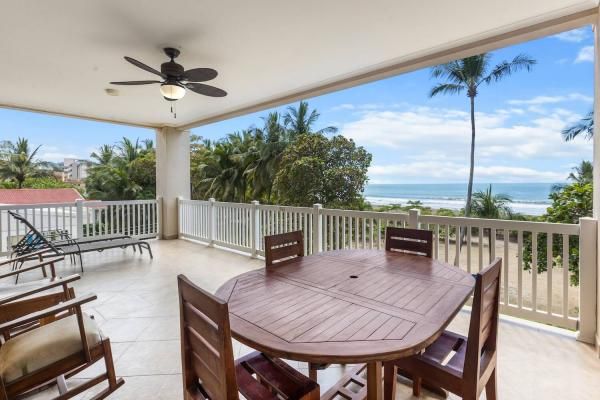 Condo VIP 9 — The Palms 304 beachfront condo in Jacó Beach