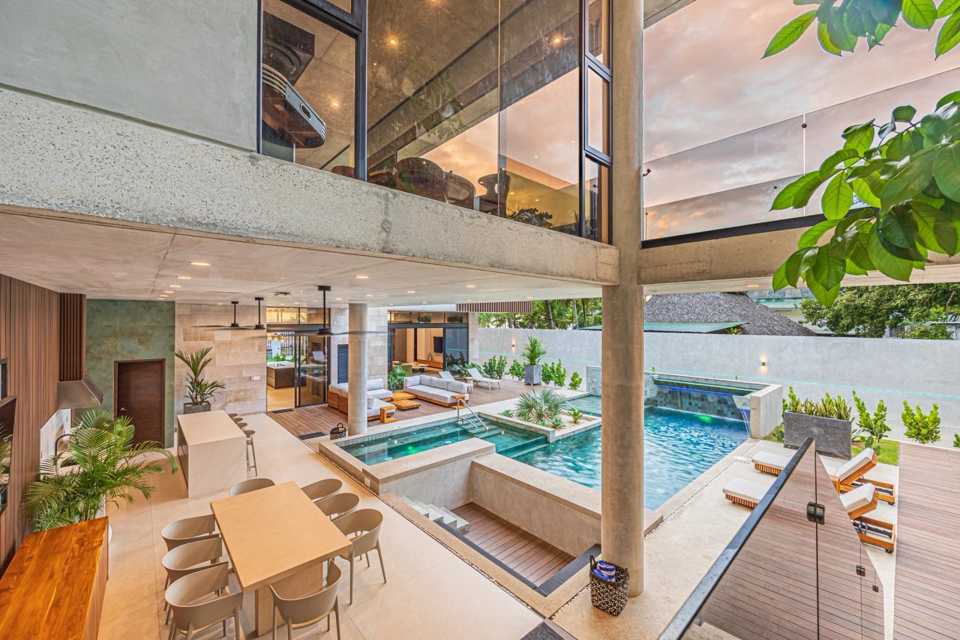 Casa VIP 1 luxury beachfront villa in Jacó — villa and grounds from above