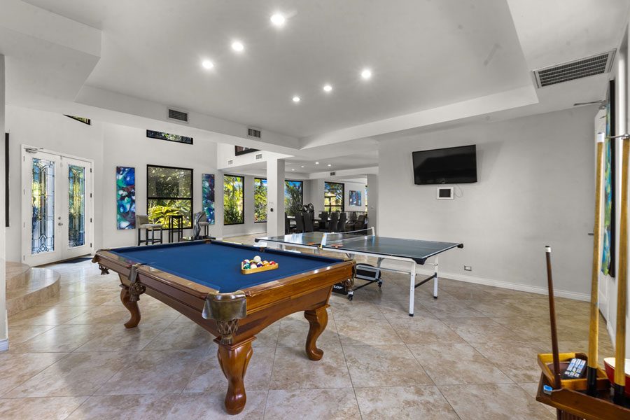 Casa VIP 10 — 10-suite jungle villa in Jacó, luxury suite, pool area or villa grounds