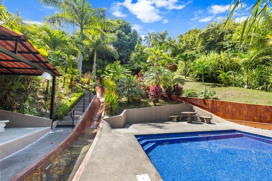 Casa VIP 10 — 10-suite jungle villa in Jacó, luxury suite, pool area or villa grounds