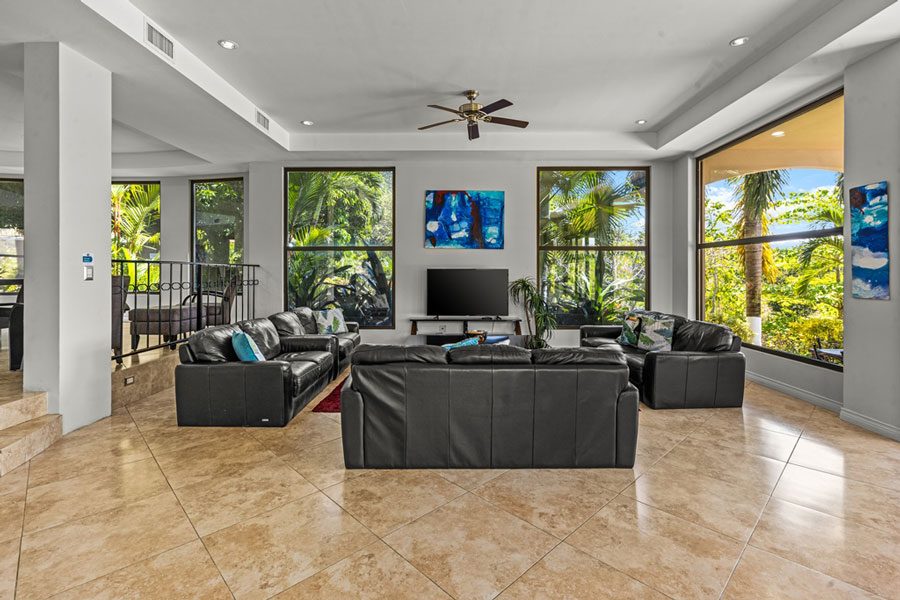 Casa VIP 10 — 10-suite jungle villa in Jacó, luxury suite, pool area or villa grounds
