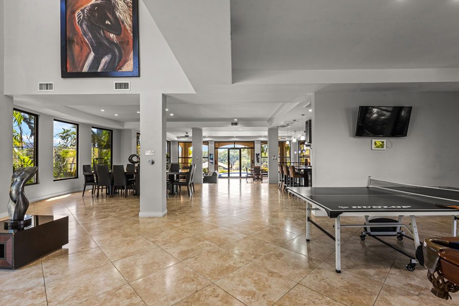 Casa VIP 10 — 10-suite jungle villa in Jacó, luxury suite, pool area or villa grounds