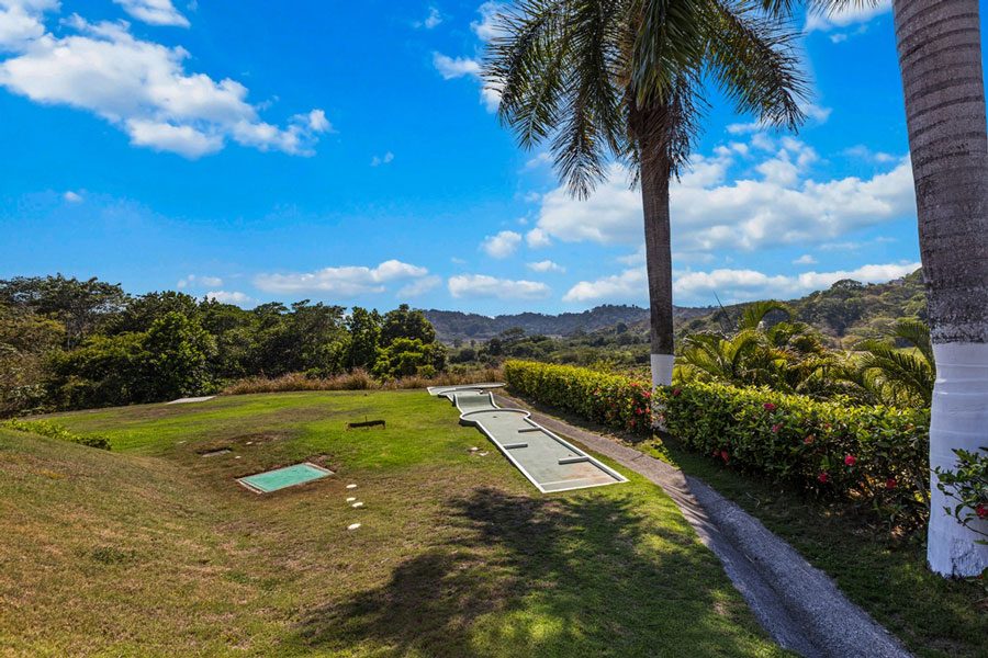 Casa VIP 10 — 10-suite jungle villa in Jacó, luxury suite, pool area or villa grounds