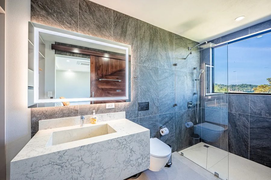 Casa VIP 11 — 7-suite jungle villa in Jacó, luxury suite, pool area or villa grounds