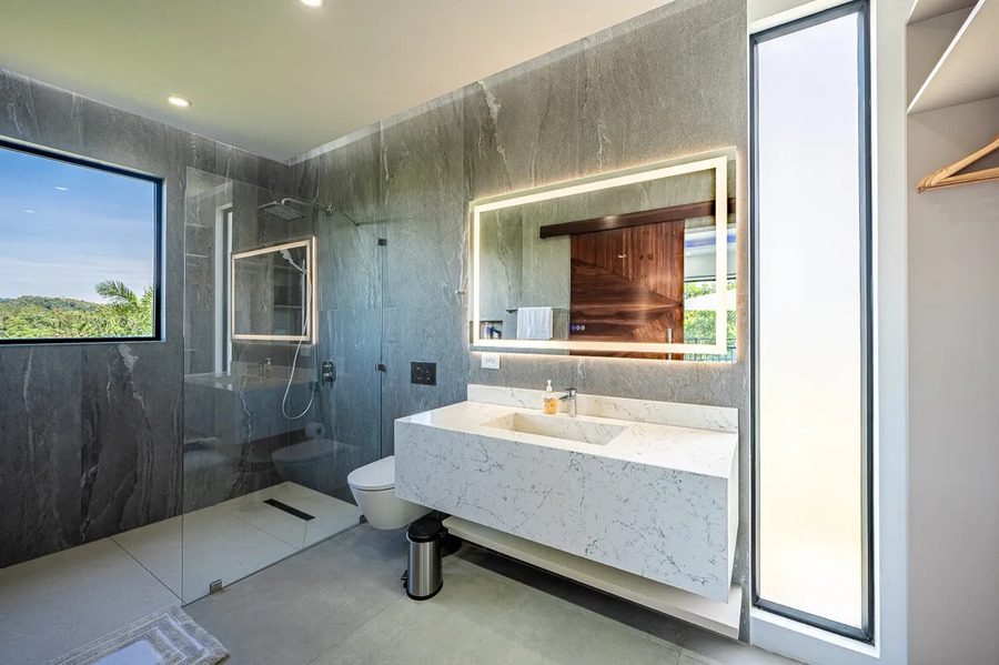 Casa VIP 11 — 7-suite jungle villa in Jacó, luxury suite, pool area or villa grounds