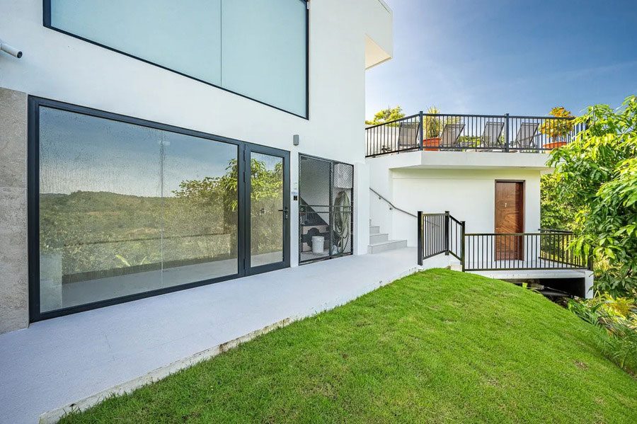 Casa VIP 11 — 7-suite jungle villa in Jacó, luxury suite, pool area or villa grounds