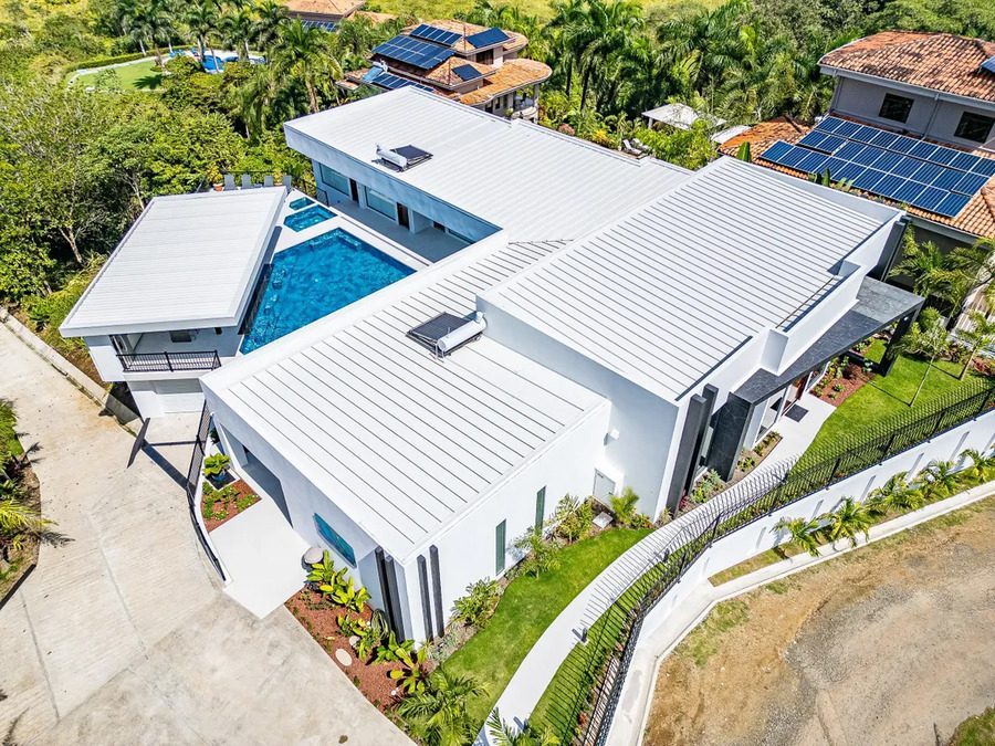 Casa VIP 11 — 7-suite jungle villa in Jacó, luxury suite, pool area or villa grounds