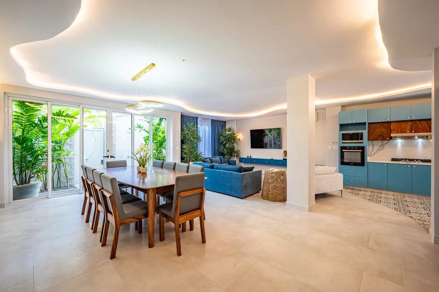 Casa VIP 12 — 10-suite beachfront villa in Jacó, luxury suite, living space or villa view