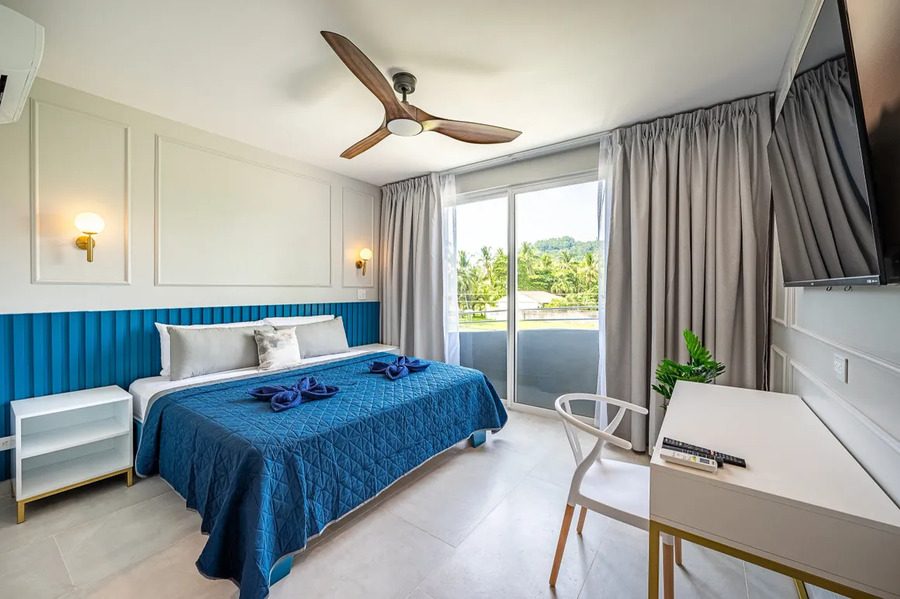 Casa VIP 12 — 10-suite beachfront villa in Jacó, luxury suite, living space or villa view
