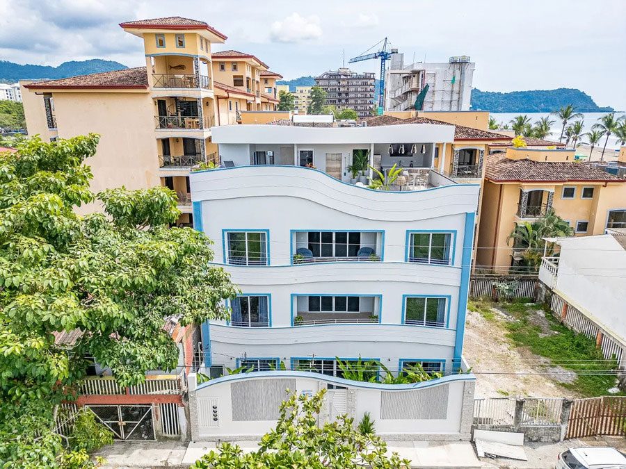 Casa VIP 12 — 10-suite beachfront villa in Jacó, luxury suite, living space or villa view