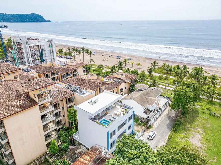 Casa VIP 12 — 10-suite beachfront villa in Jacó, luxury suite, living space or villa view