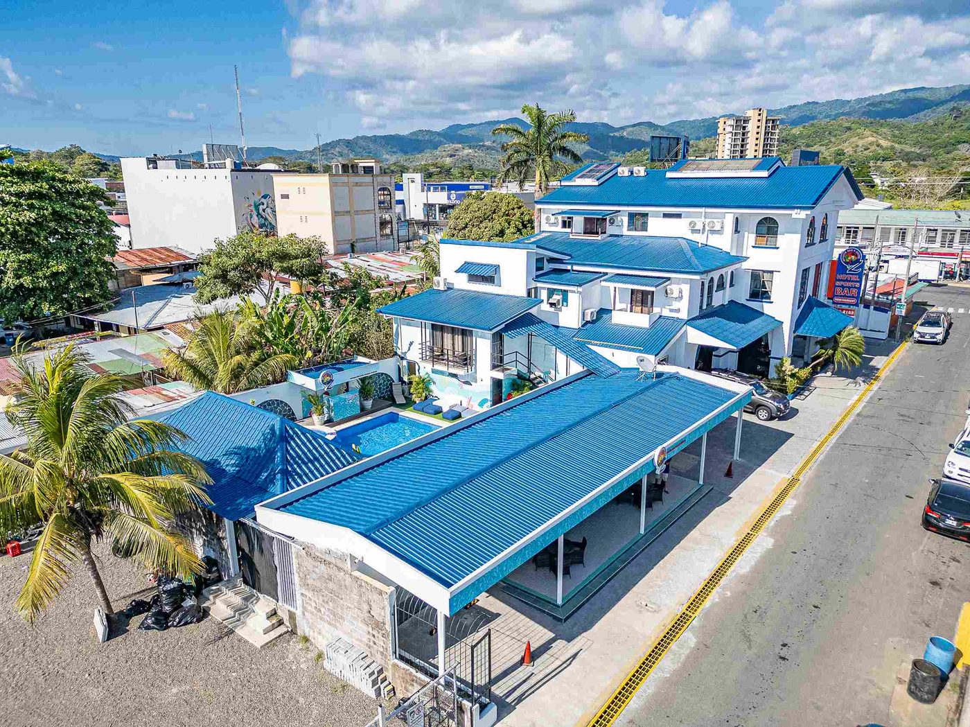 Casa VIP 13 — OZ Hotel, 14-suite beachfront hotel in Jacó, aerial pool & beach view