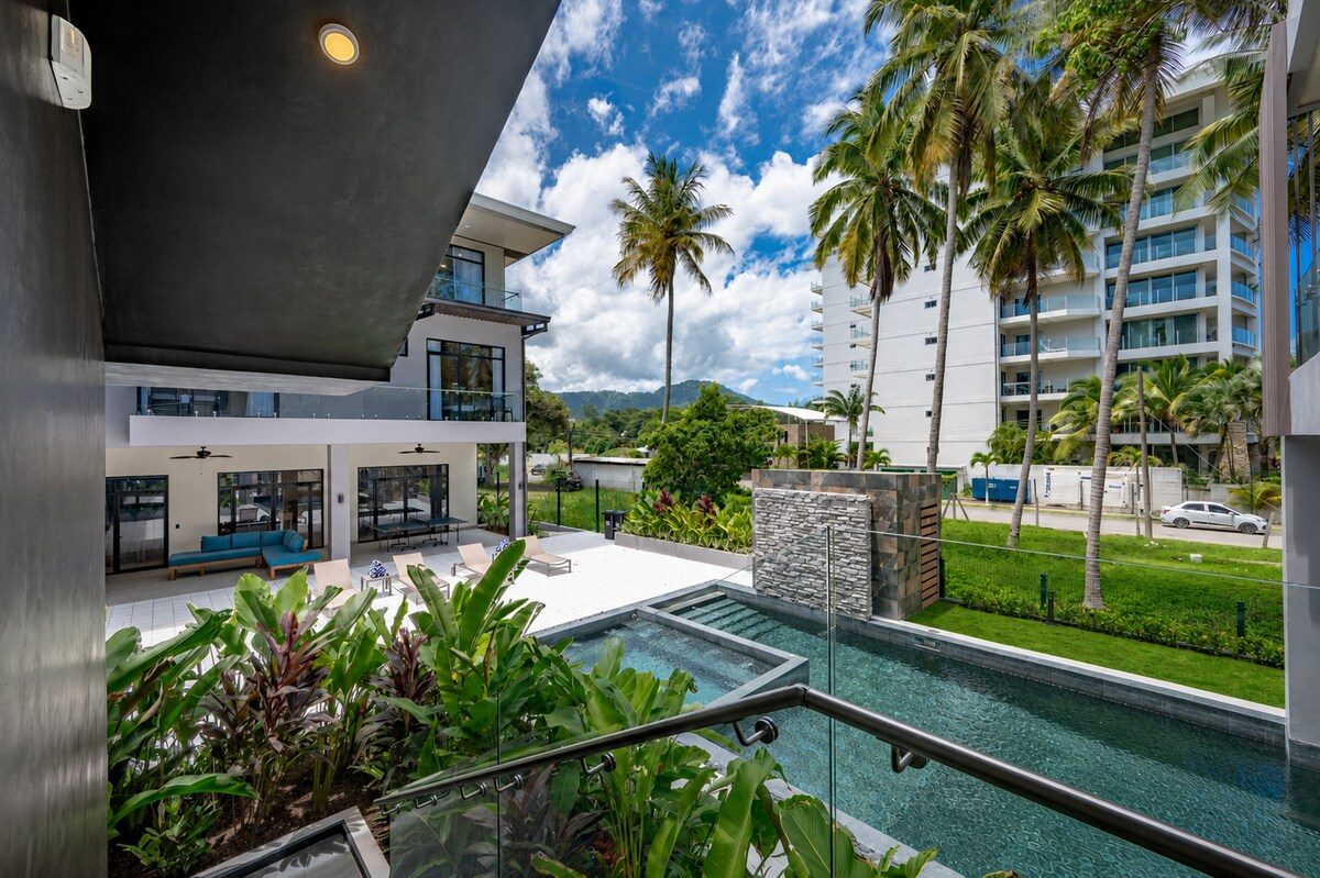 Casa VIP 2 — 15-bedroom beachfront estate in Jacó Beach, beach-view balcony