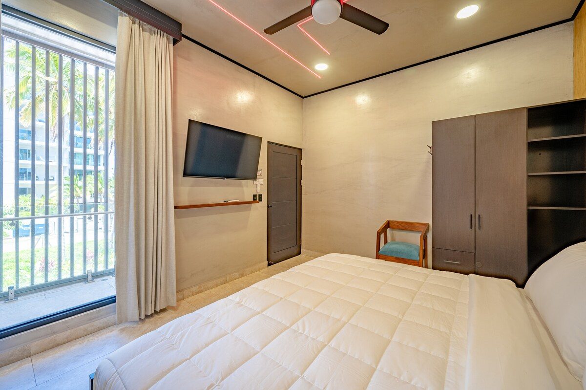 Casa VIP 2 — 15-bedroom beachfront estate in Jacó Beach, guest bedroom