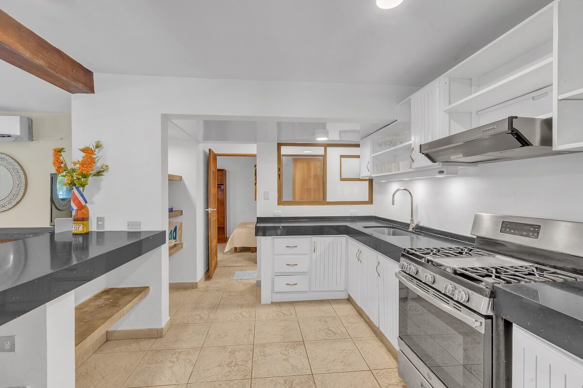 Casa VIP 37 — Casa Cortes beachfront villa, Jacó Beach