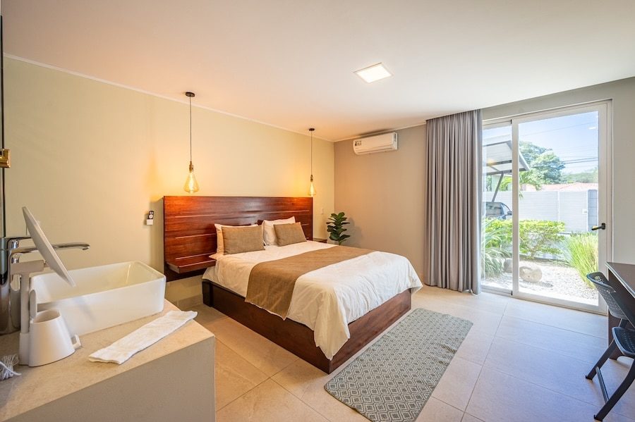 Casa VIP 4 — new modern 8-bedroom luxury villa in downtown Jacó Beach, photo 7
