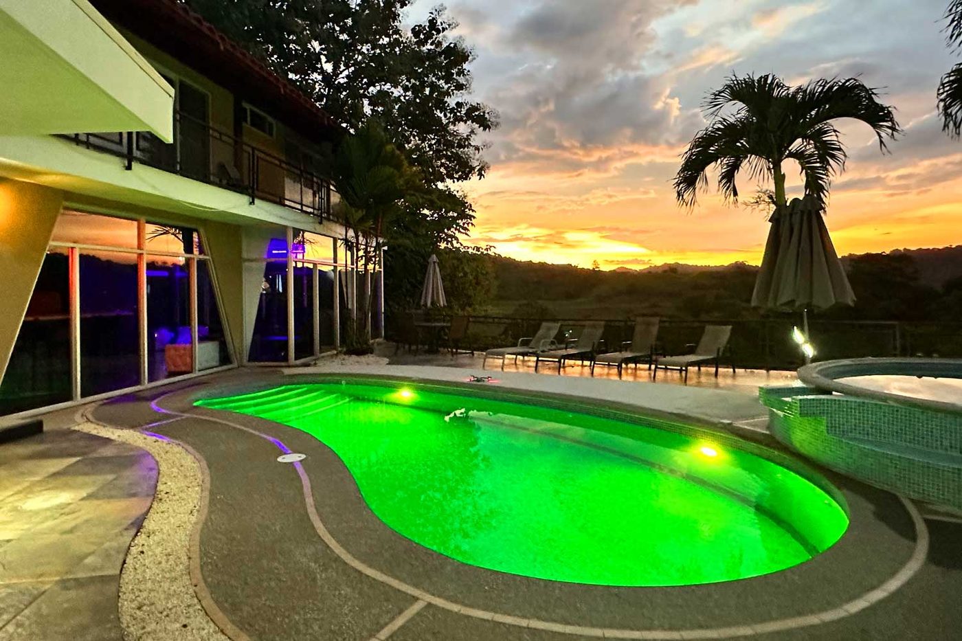 Villa Los Amigos in Jacó Beach