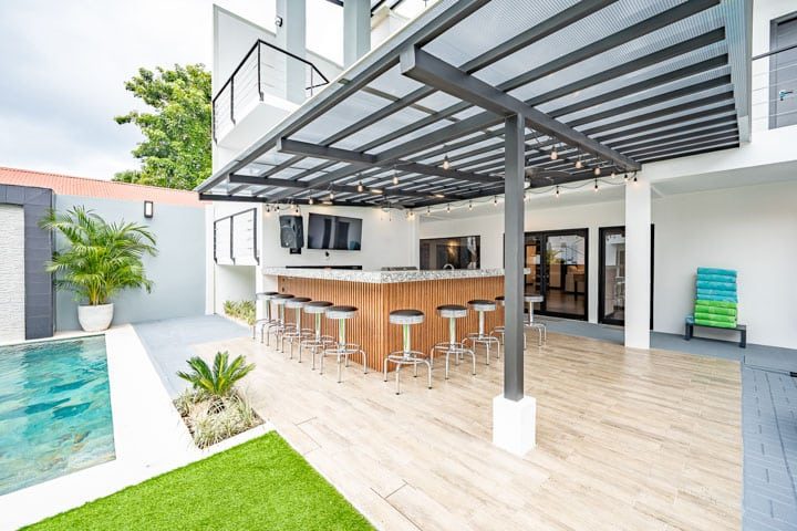 Casa VIP 5 — 13-bedroom beachfront villa in Jacó Beach, covered patio bar and lounge