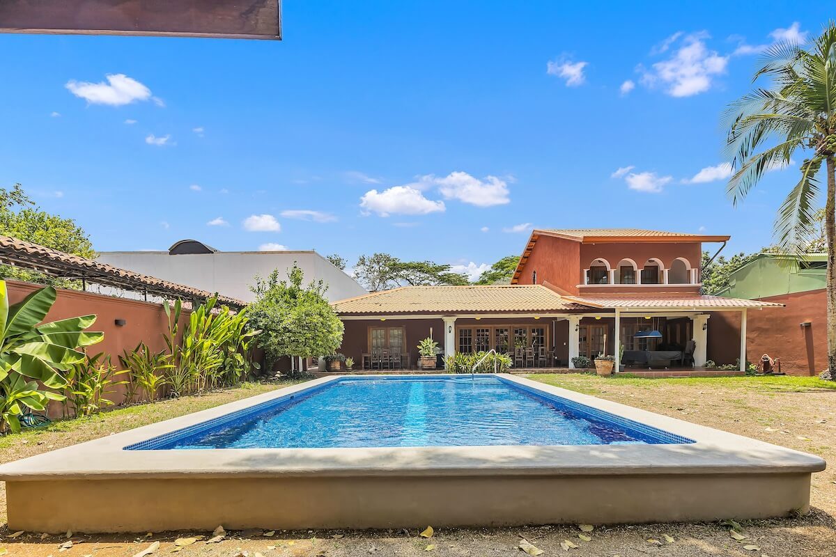 Casa Cinco in Jacó Beach
