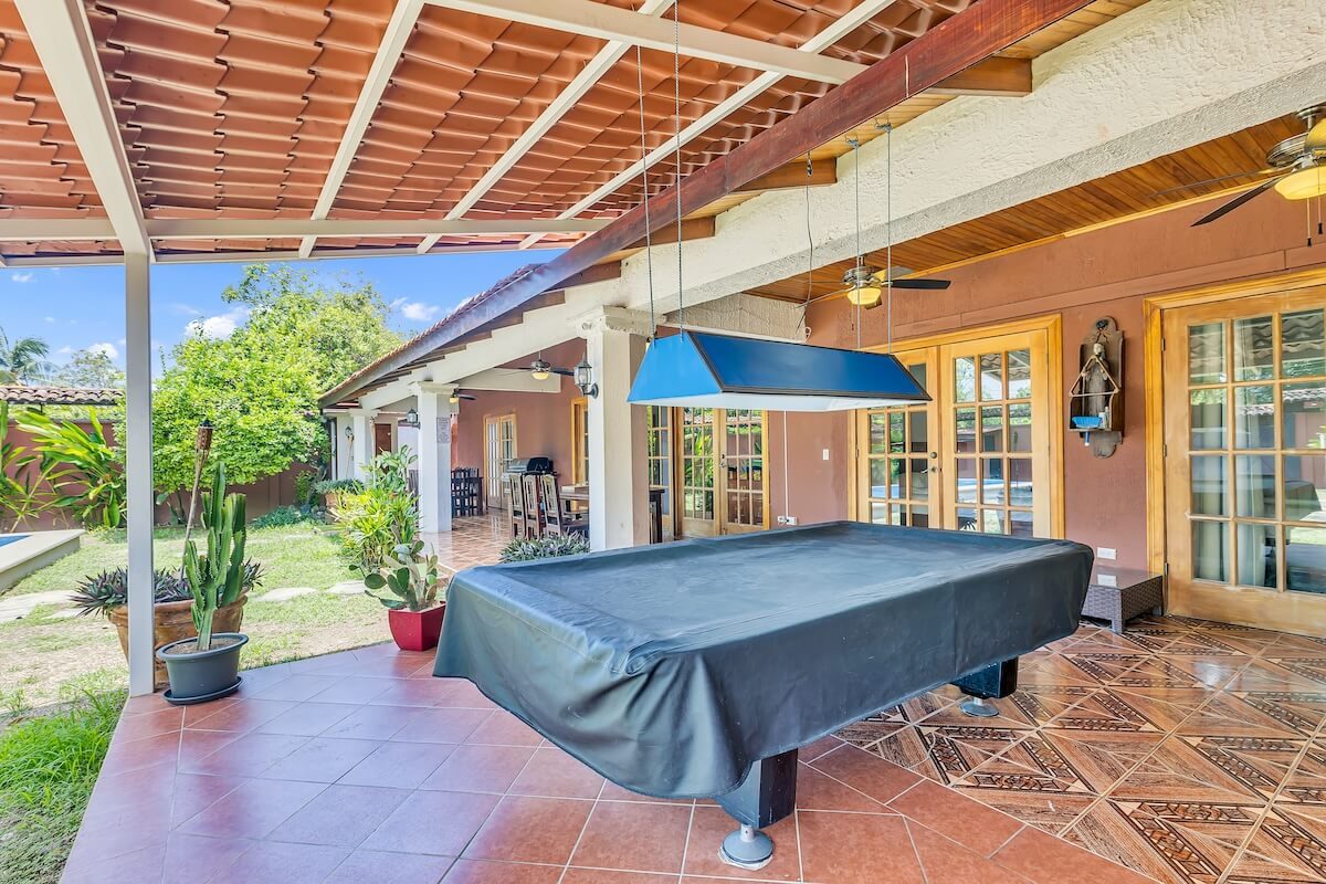 Casa Cinco in Jacó Beach