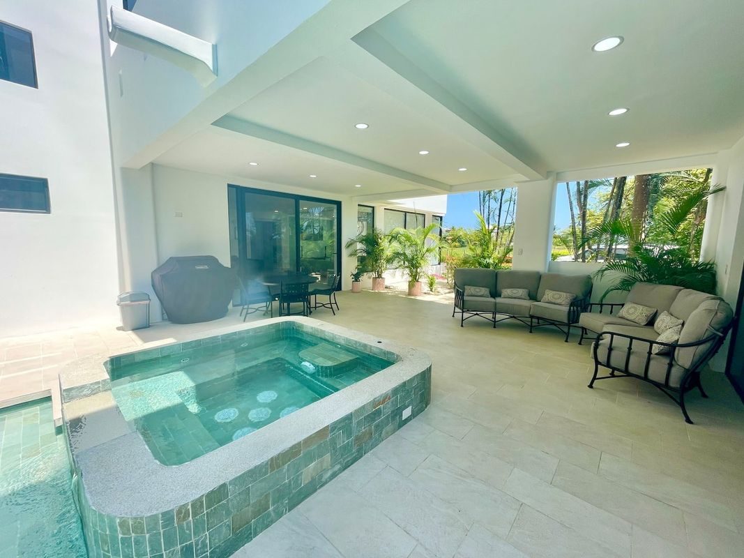 Casa Grande beachfront villa in Playa Hermosa