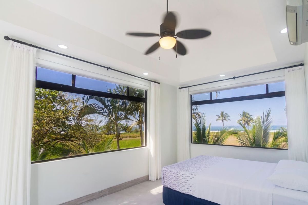 Casa Grande beachfront villa in Playa Hermosa