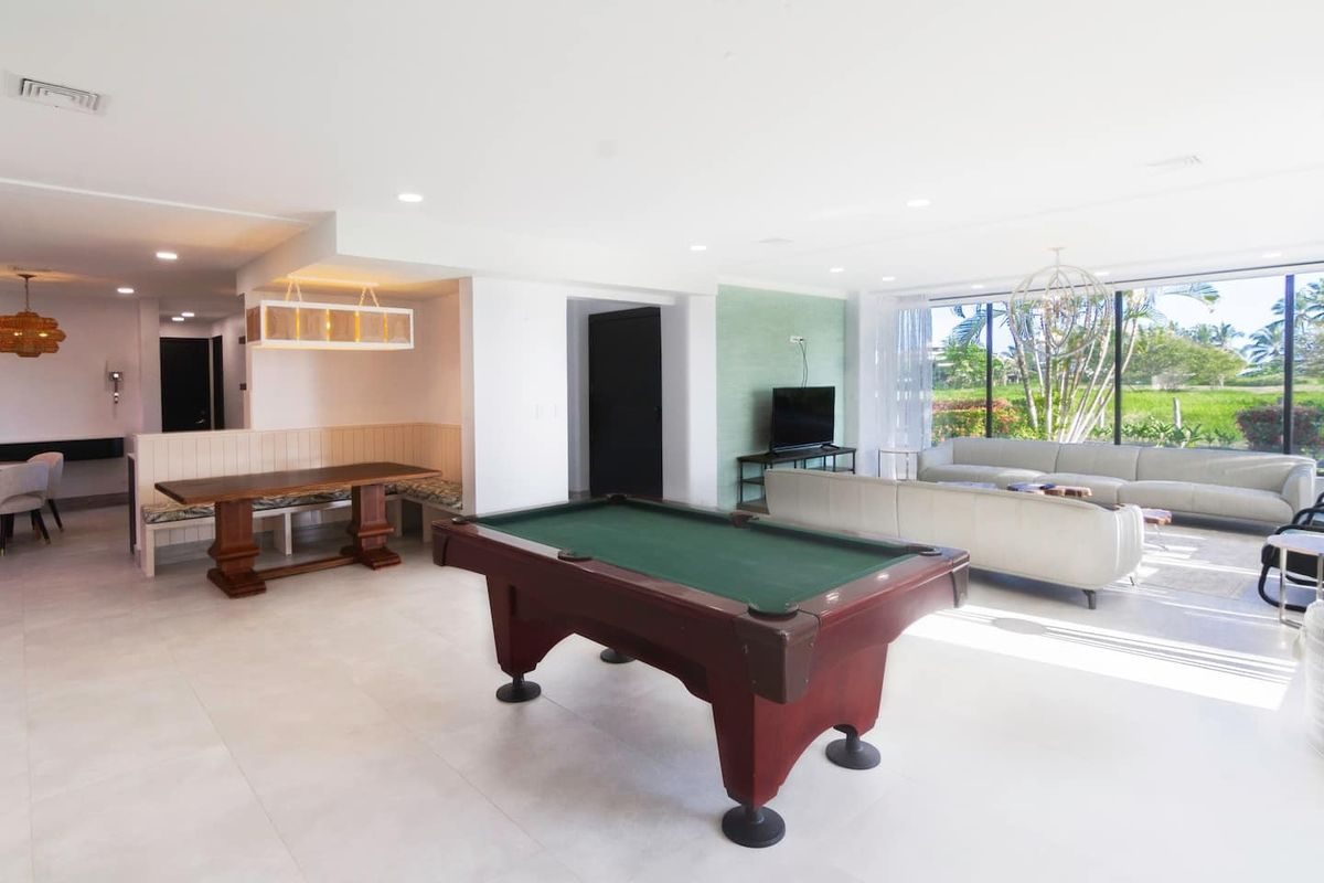 Casa Grande beachfront villa in Playa Hermosa