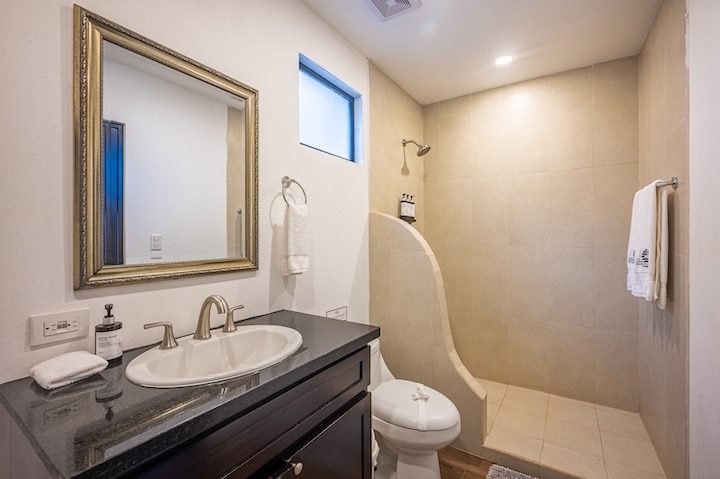 Casa VIP 6 — 11-bedroom beachfront villa in Jacó Beach, bedroom with private bath