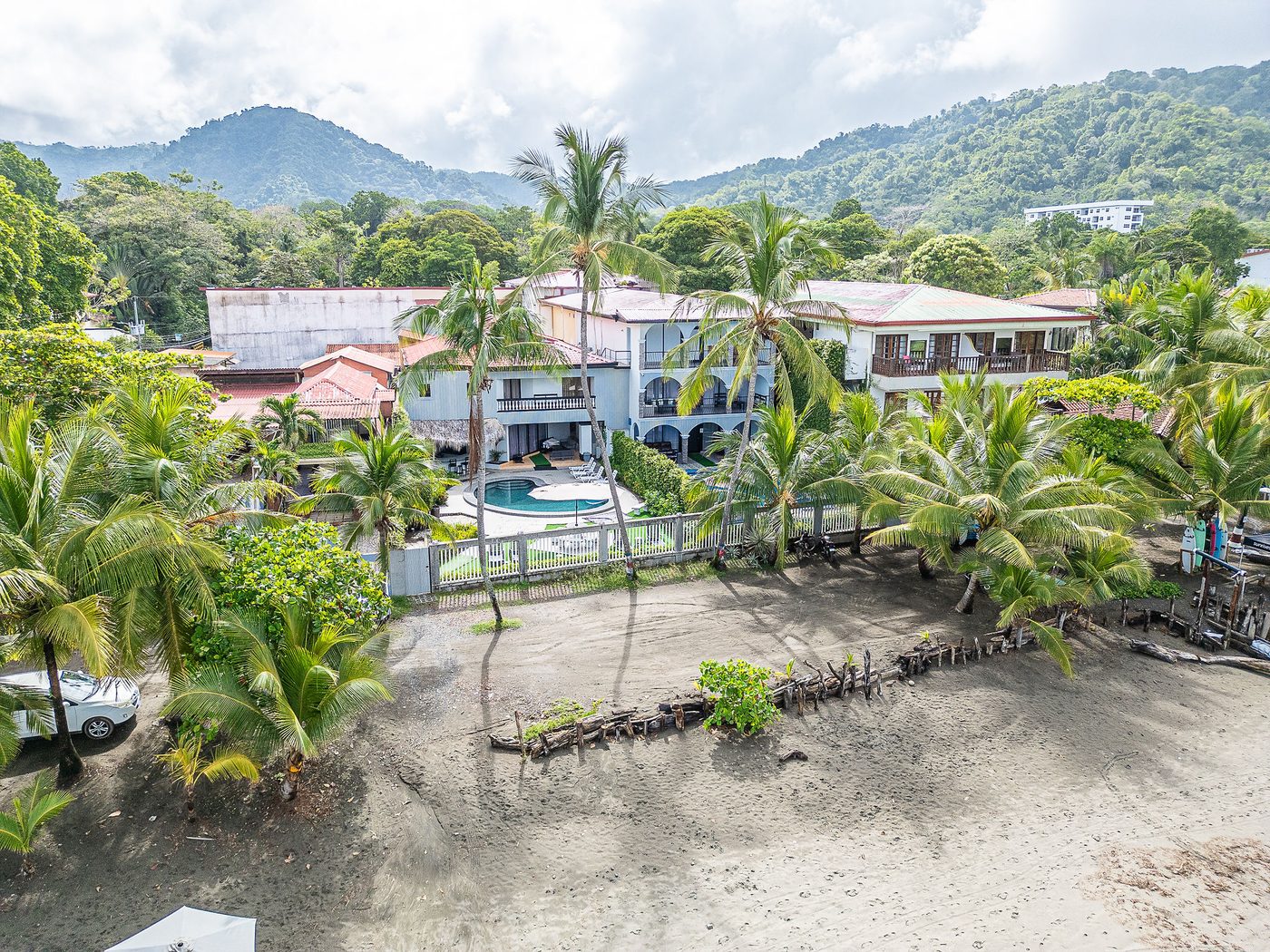 Casa VIP 61 — Casa Dulce Grande beachfront estate on Jacó Beach