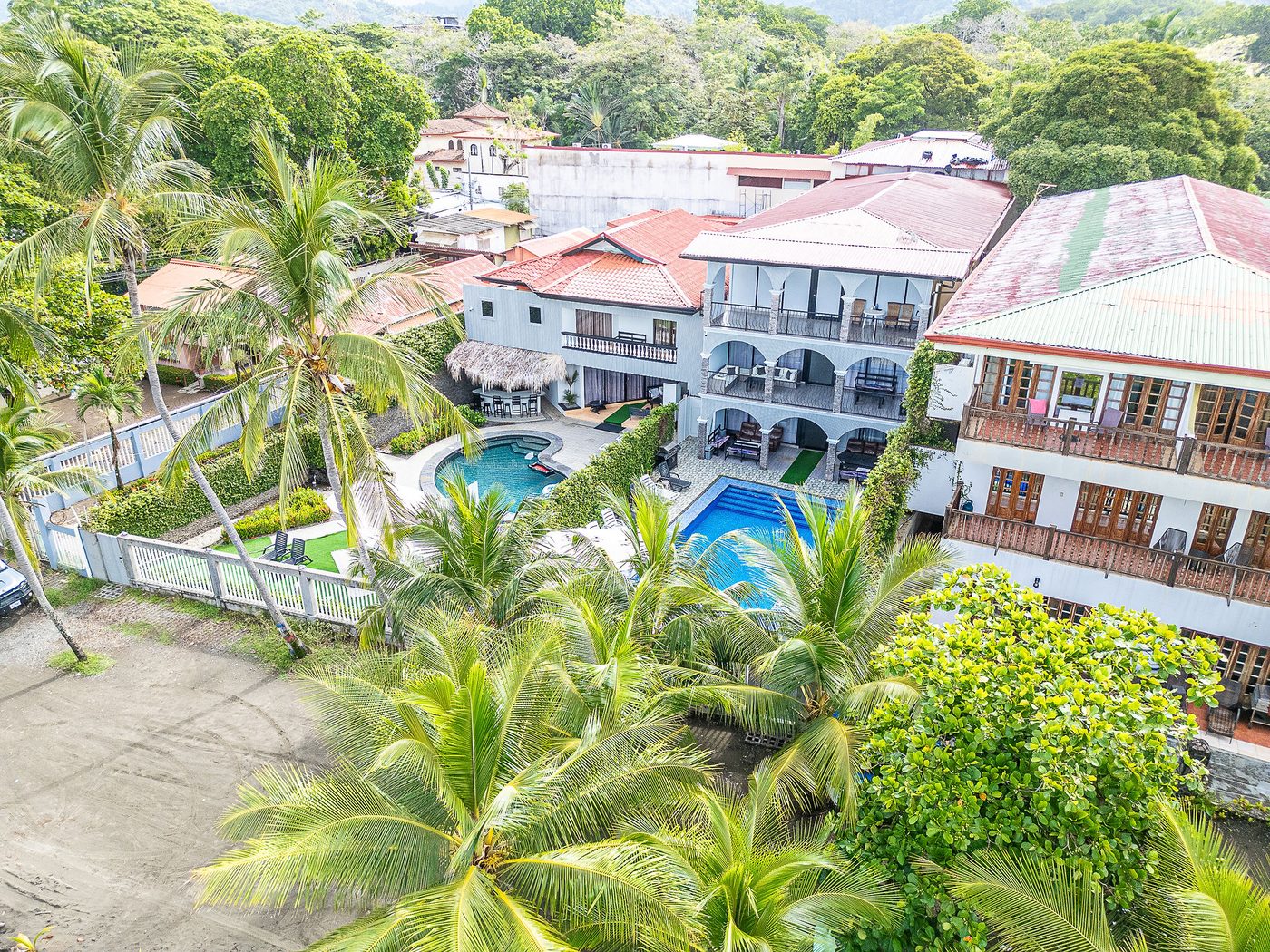 Casa VIP 61 — Casa Dulce Grande beachfront estate on Jacó Beach
