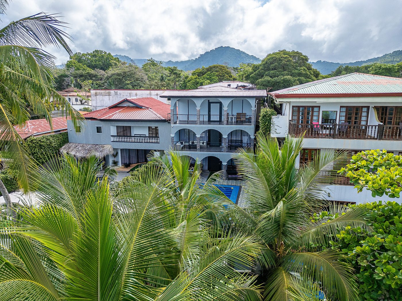 Casa VIP 61 — Casa Dulce Grande beachfront estate on Jacó Beach