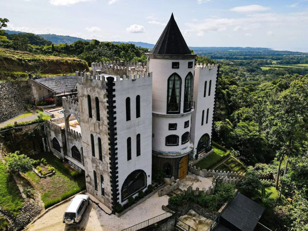 Casa VIP 67 — Hermosa Castle 10-acre beachfront estate in Playa Hermosa