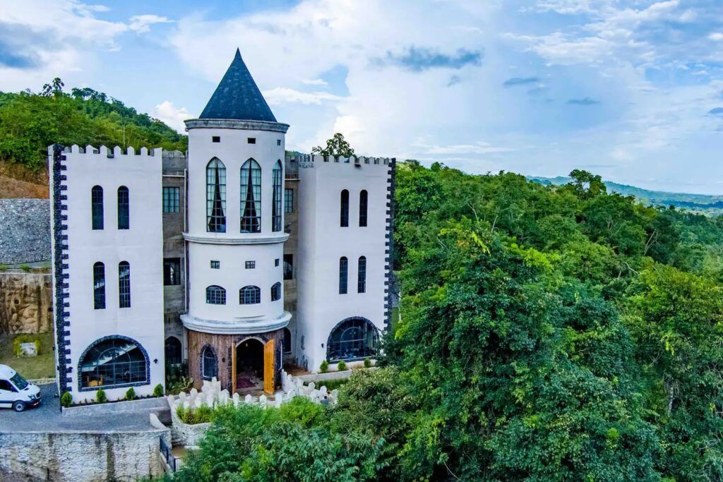 Casa VIP 67 — Hermosa Castle 10-acre beachfront estate in Playa Hermosa