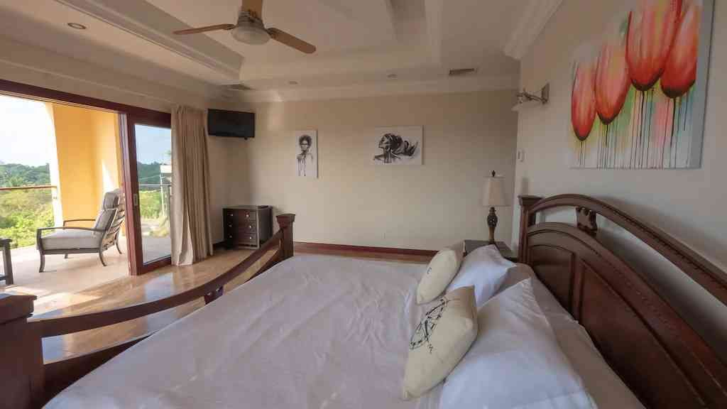 Casa VIP 68 — Casa Amarillo hillside villa in Playa Hermosa