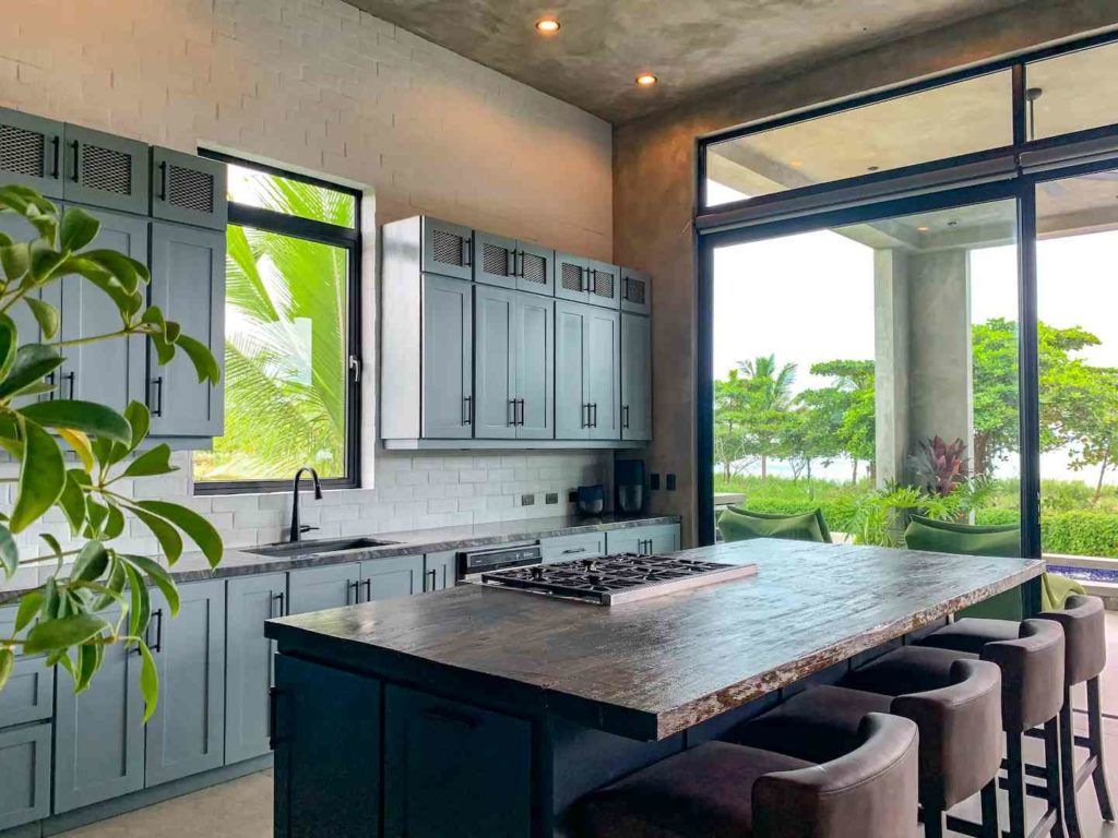 Casa VIP 69 — Villa Hermosa beachfront master-suite villa in Playa Hermosa